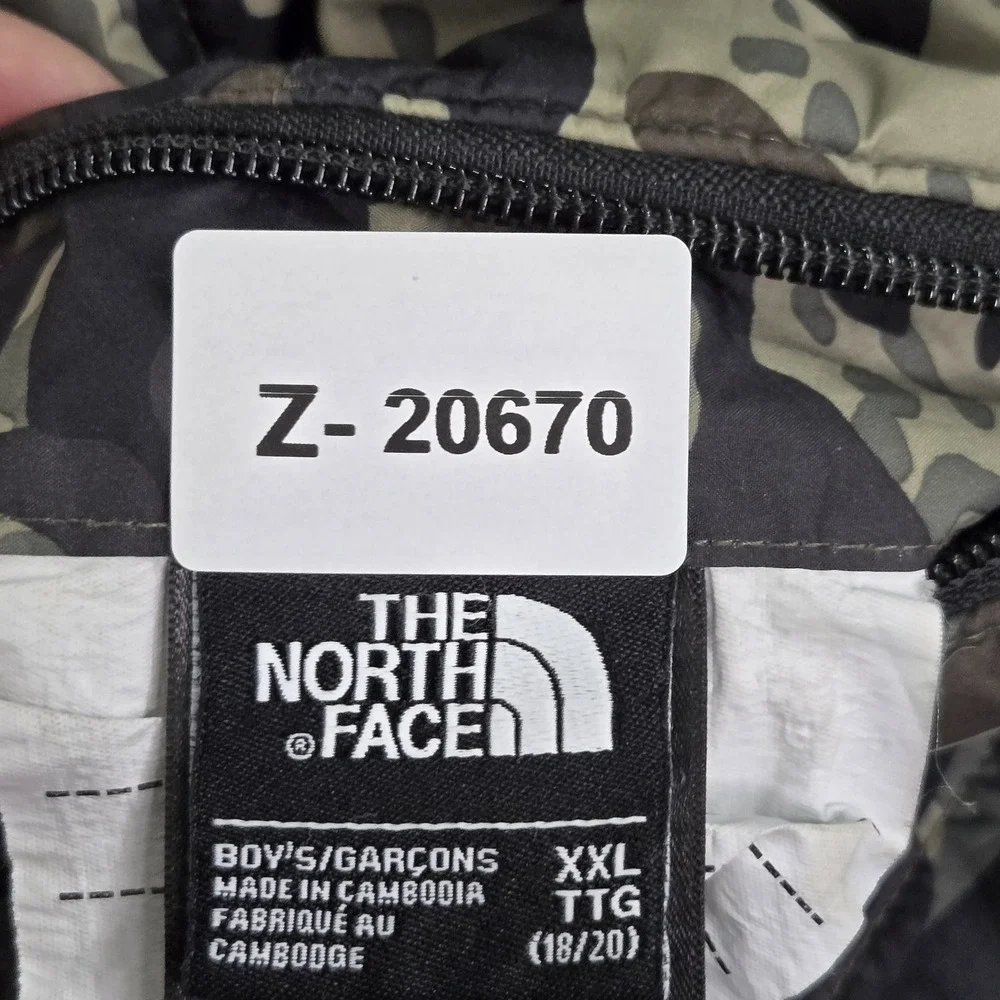 The North Face Boys Jacket XXL (18/20) Green Embroidered Camouflage READ